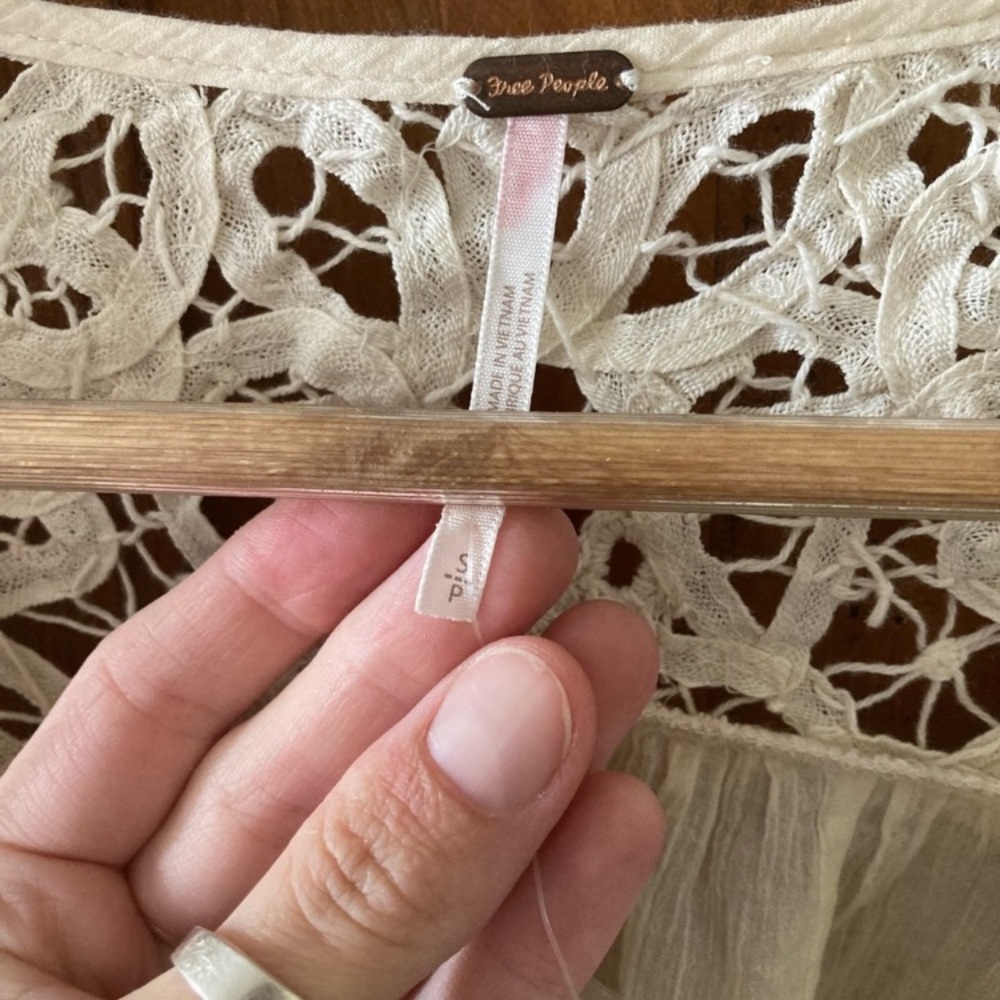 Free People Sorelle Lace V-Neck White Ivory Lace Crop Top Blouse - Picture 9 of 16